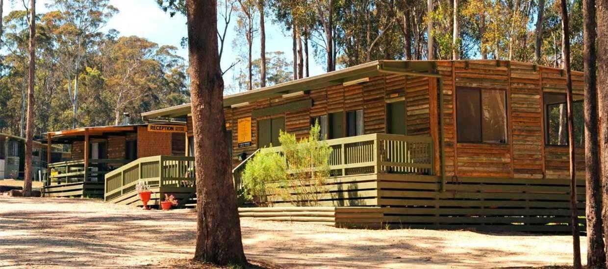 Lakes Entrance Log Cabins Exterior photo